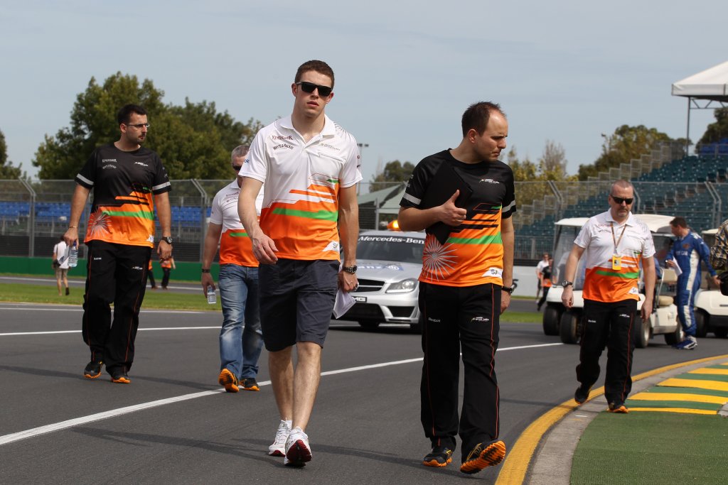 Paul di Resta på inspektion af banen
(Foto: Force India F1)